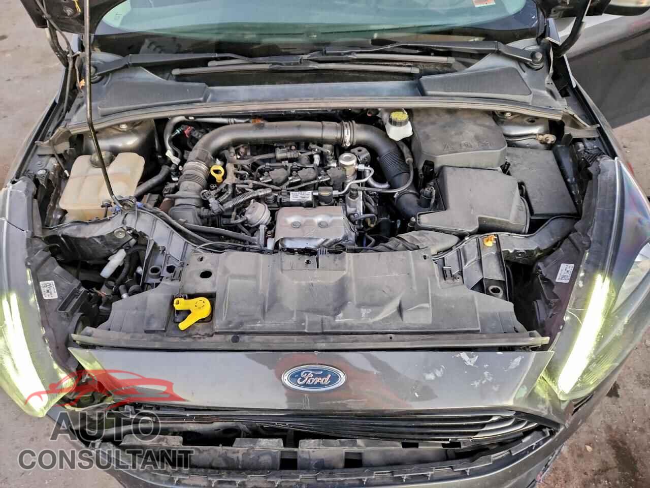 FORD FOCUS 2018 - 1FADP3FE4JL228977