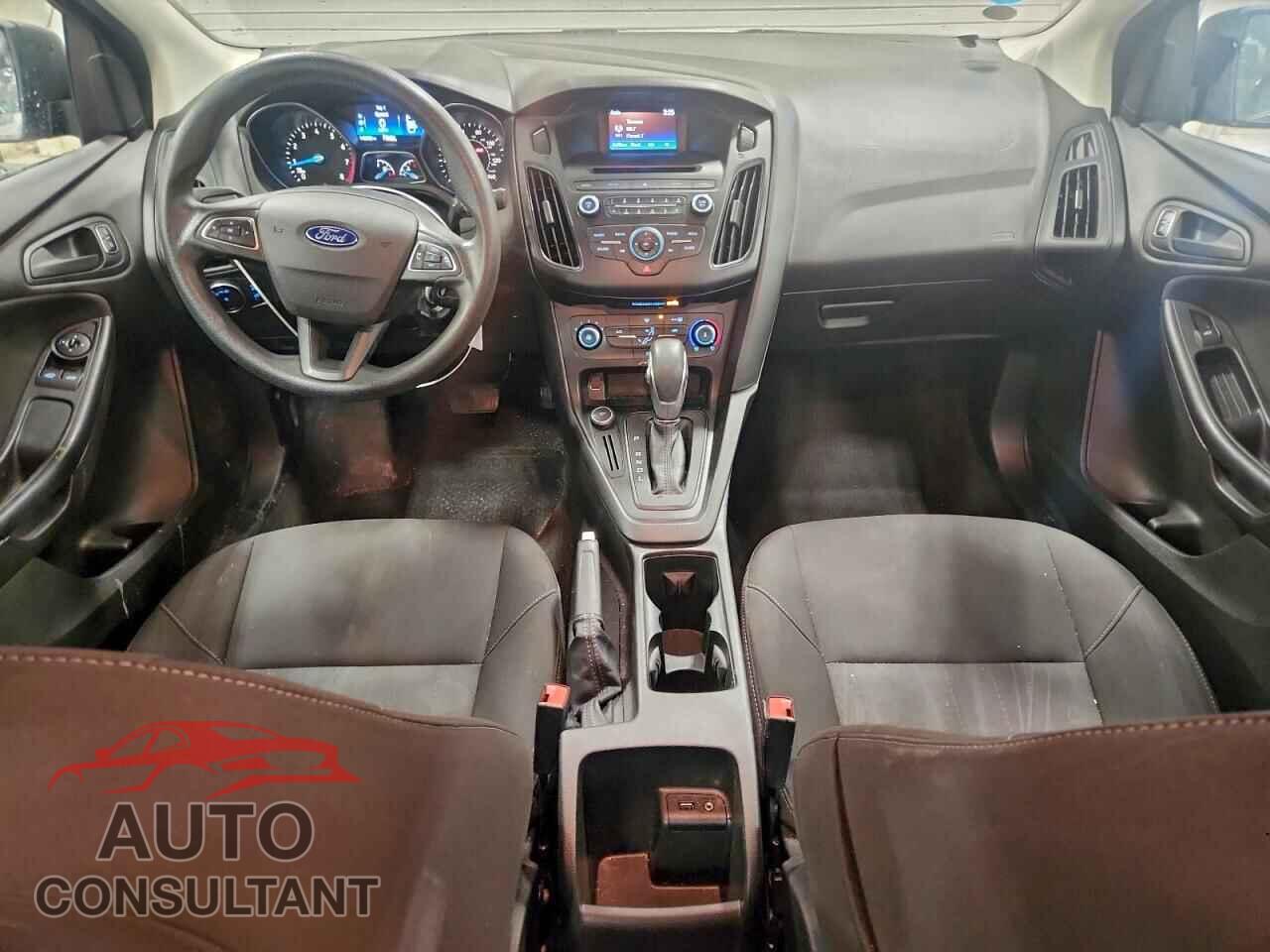 FORD FOCUS 2015 - 1FADP3E20FL367888