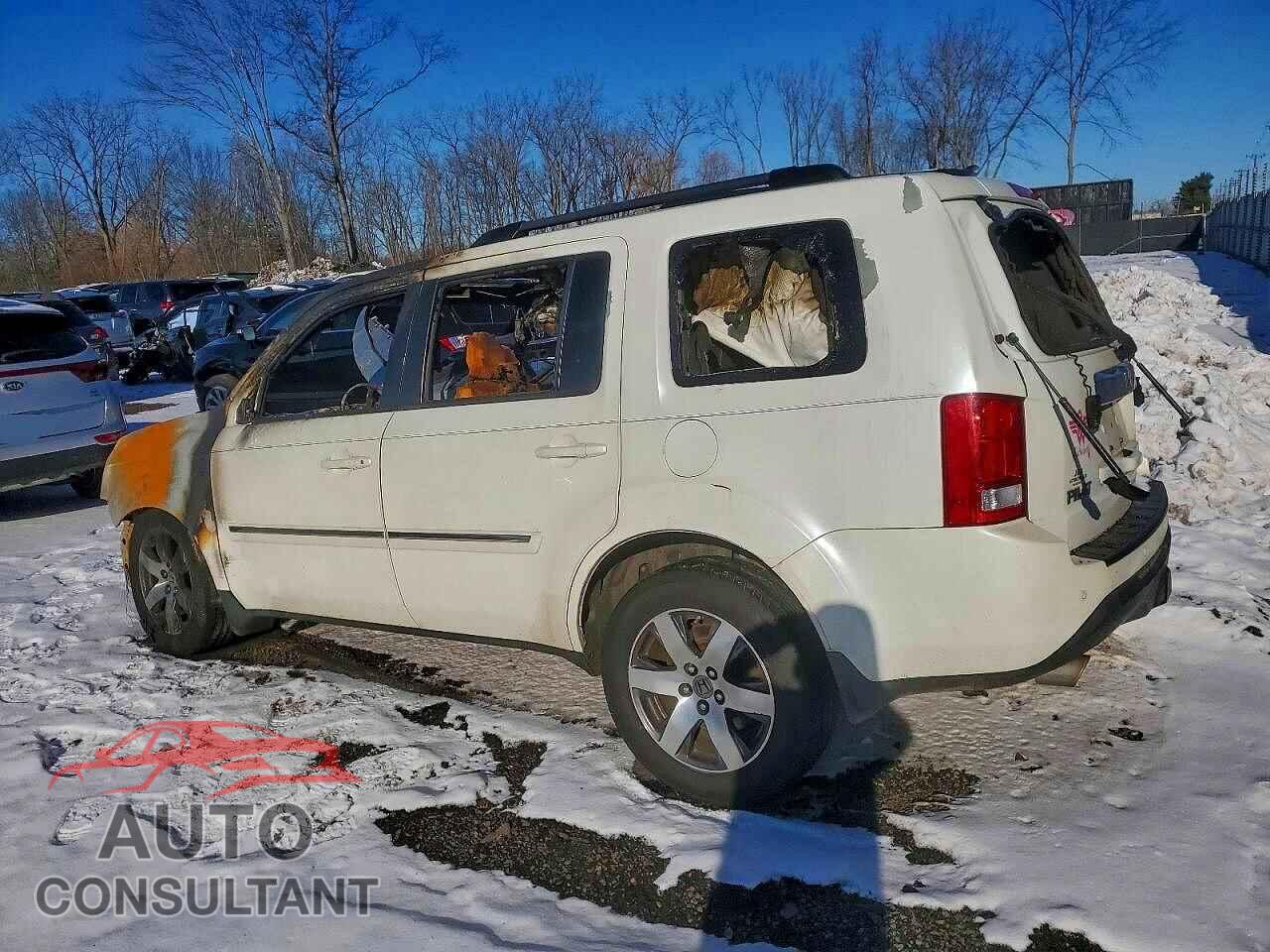 HONDA PILOT 2013 - 5FNYF4H93DB009455