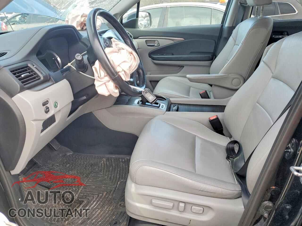 HONDA PILOT 2017 - 5FNYF6H80HB075566
