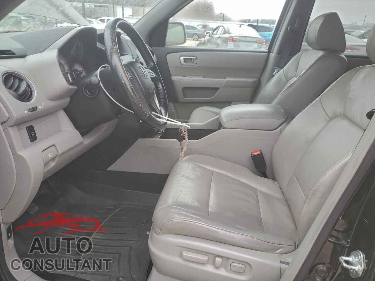 HONDA PILOT 2011 - 5FNYF4H64BB038367