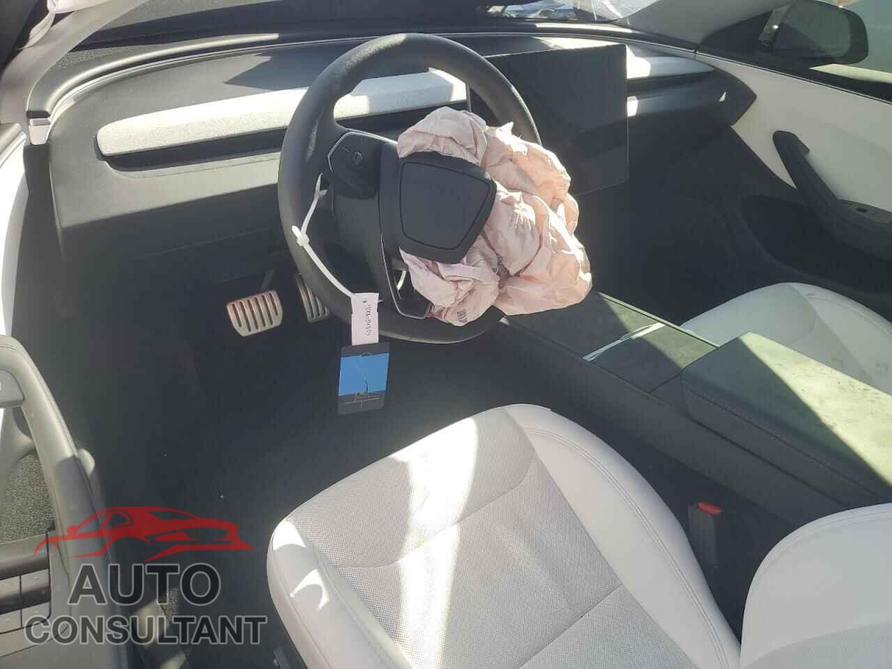 TESLA MODEL 3 2025 - 5YJ3E1EA3SF015151