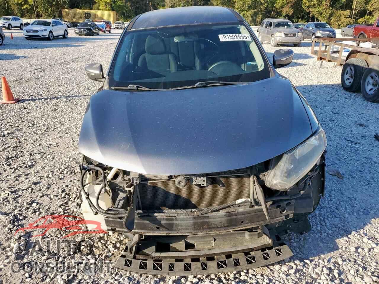 NISSAN ROGUE 2015 - KNMAT2MT2FP585305