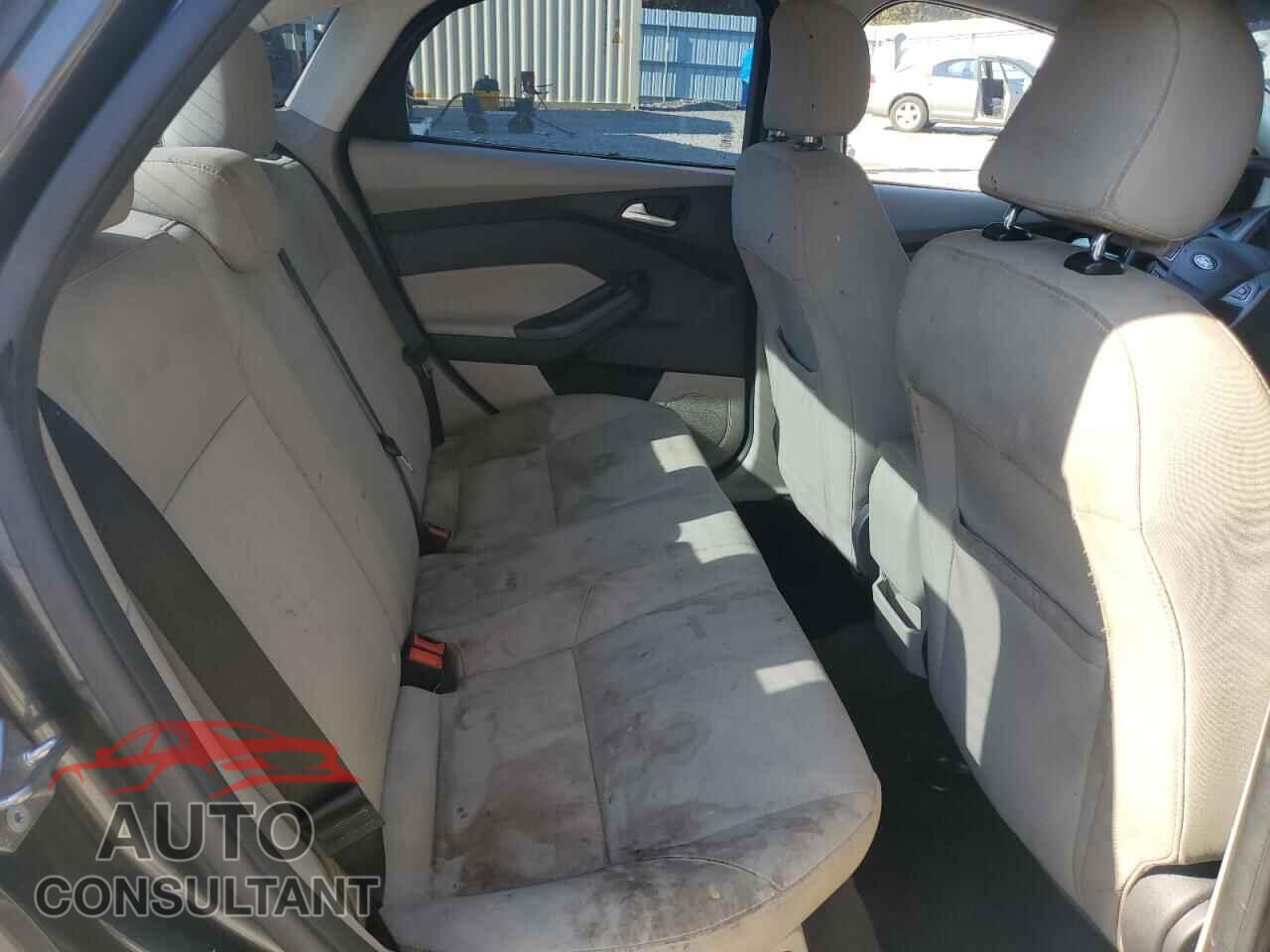 FORD FOCUS 2017 - 1FADP3F24HL317108