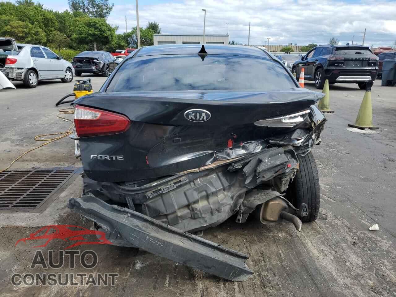 KIA FORTE 2015 - KNAFK4A68F5259293