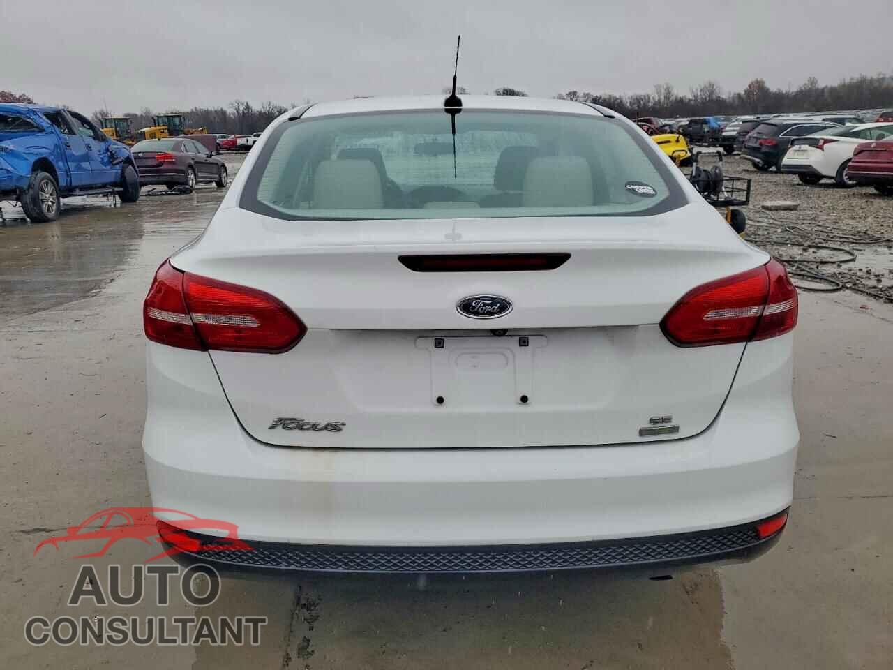 FORD FOCUS 2017 - 1FADP3FE7HL236582