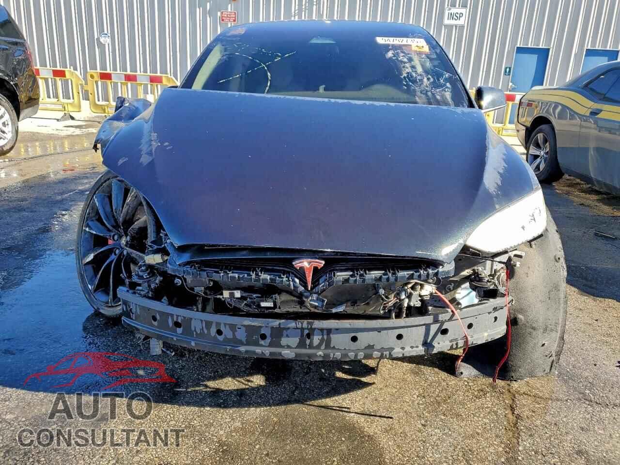 TESLA MODEL X 2017 - 5YJXCBE44HF051687