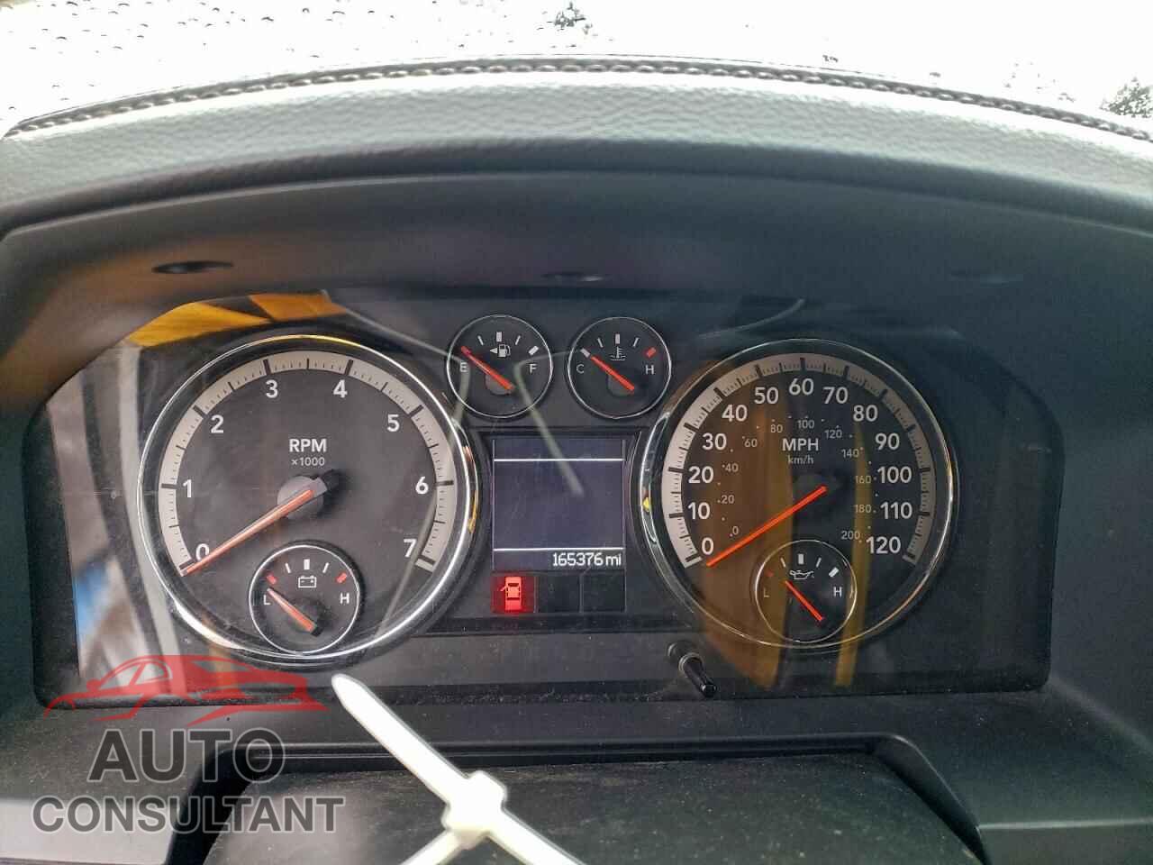 DODGE RAM 1500 2012 - 1C6RD7NT5CS202176