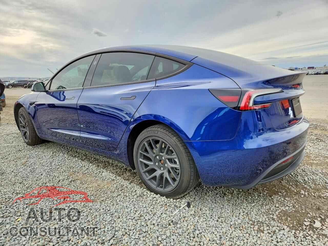 TESLA MODEL 3 2024 - 5YJ3E1EA4RF829285