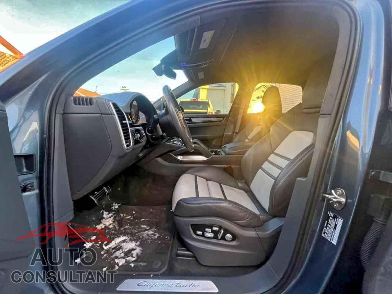 PORSCHE CAYENNE 2020 - WP1AF2AY7LDA39117