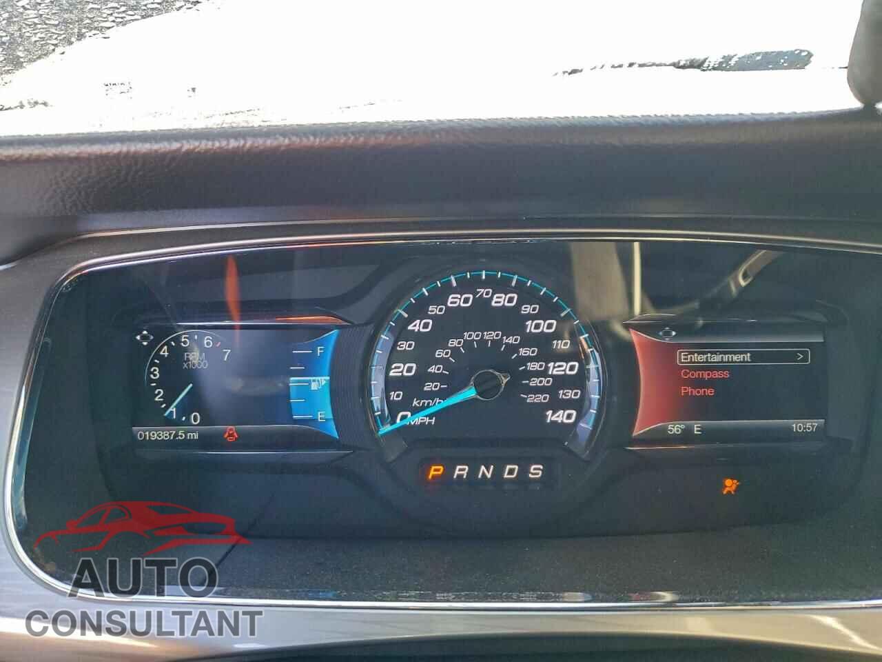 FORD TAURUS 2017 - 1FAHP2E88HG128939