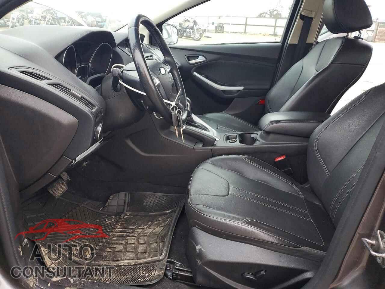 FORD FOCUS 2014 - 1FADP3F2XEL220135