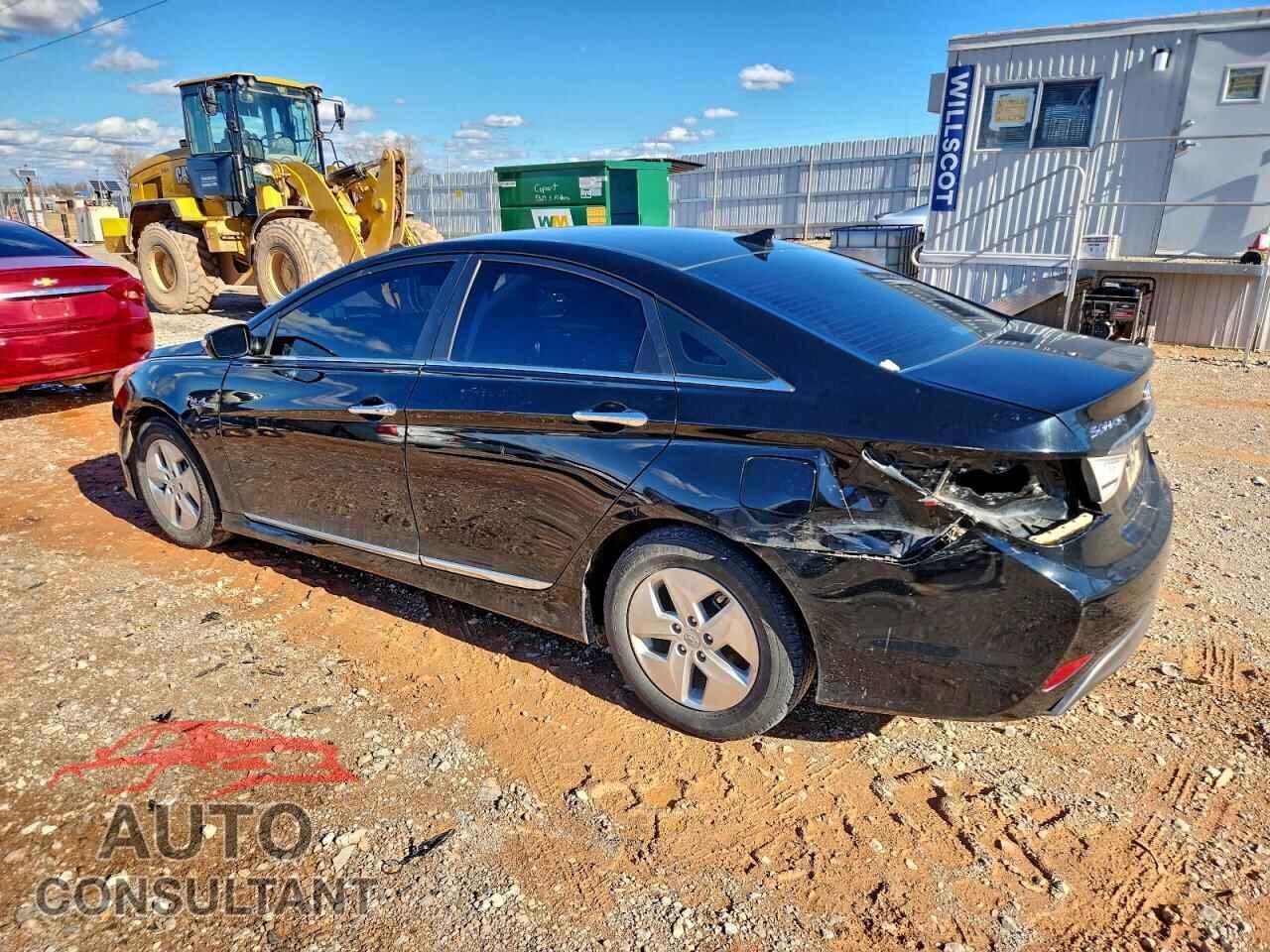 HYUNDAI SONATA 2012 - KMHEC4A42CA042136