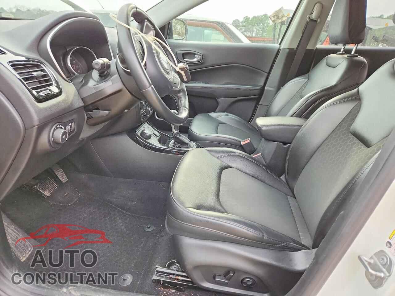 JEEP COMPASS 2018 - 3C4NJDBB6JT325250