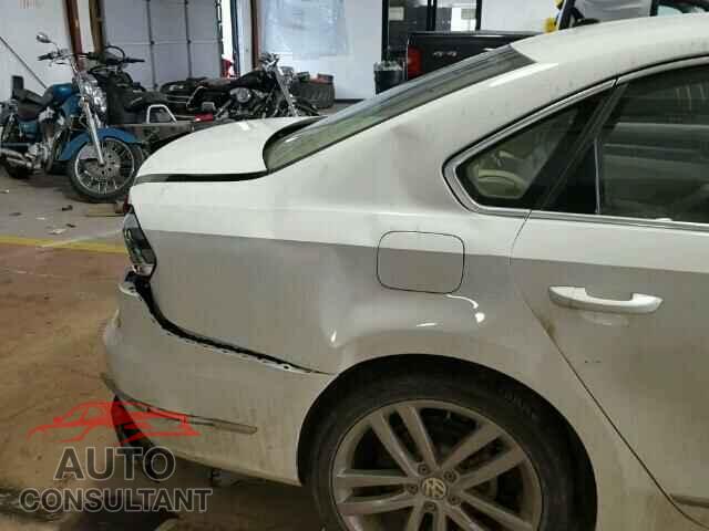 VOLKSWAGEN PASSAT 2016 - 1VWAT7A30GC032191