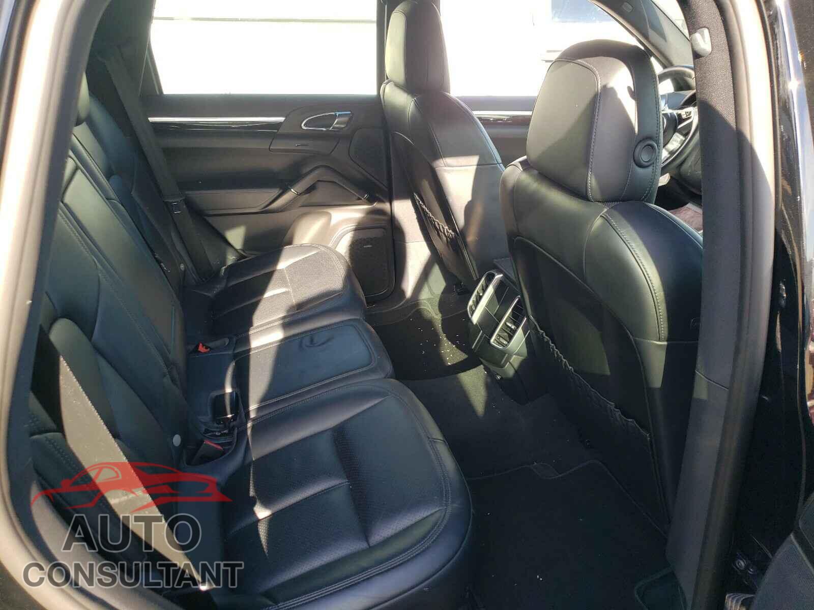 PORSCHE CAYENNE 2016 - WP1AA2A28GLA04057