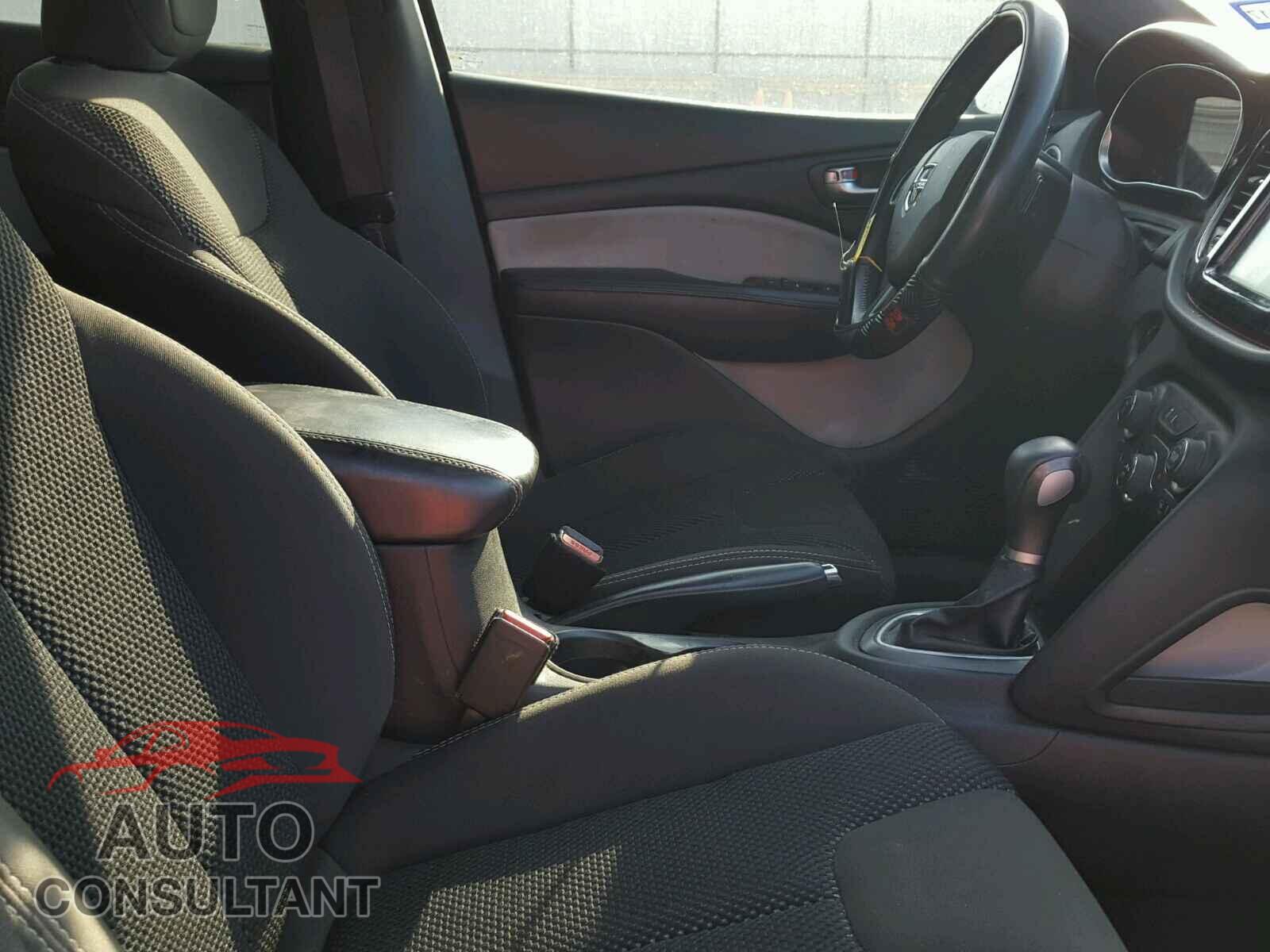 DODGE DART 2015 - 1C3CDFBB1FD299555