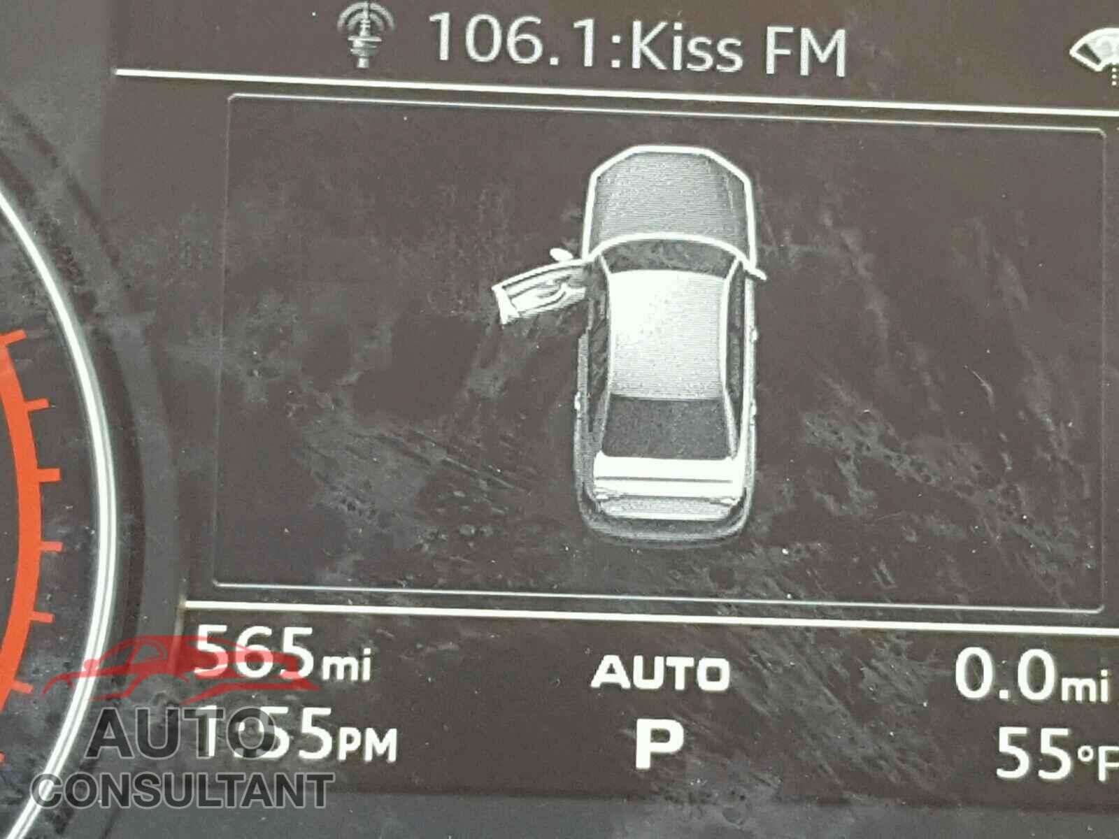 AUDI A4 2018 - WAUKMAF48JA076393