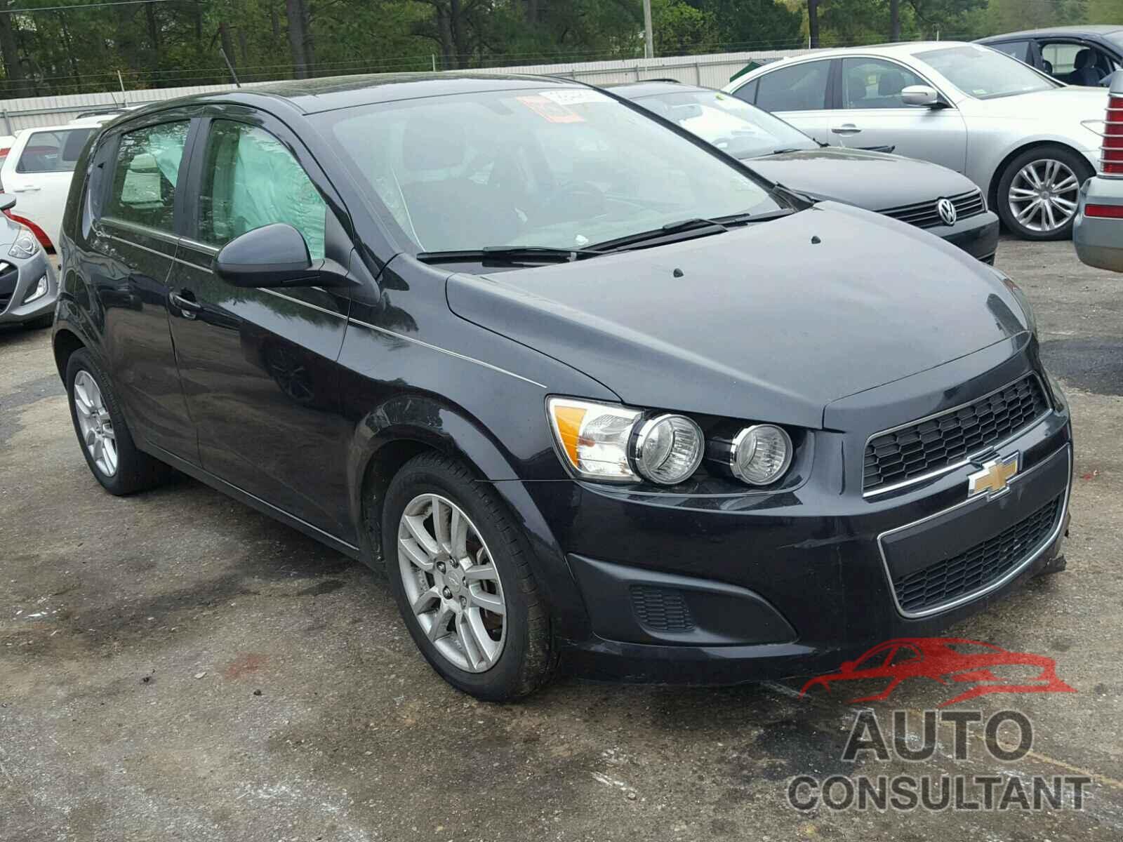 CHEVROLET SONIC 2015 - 1G1JC6SB0F4140461
