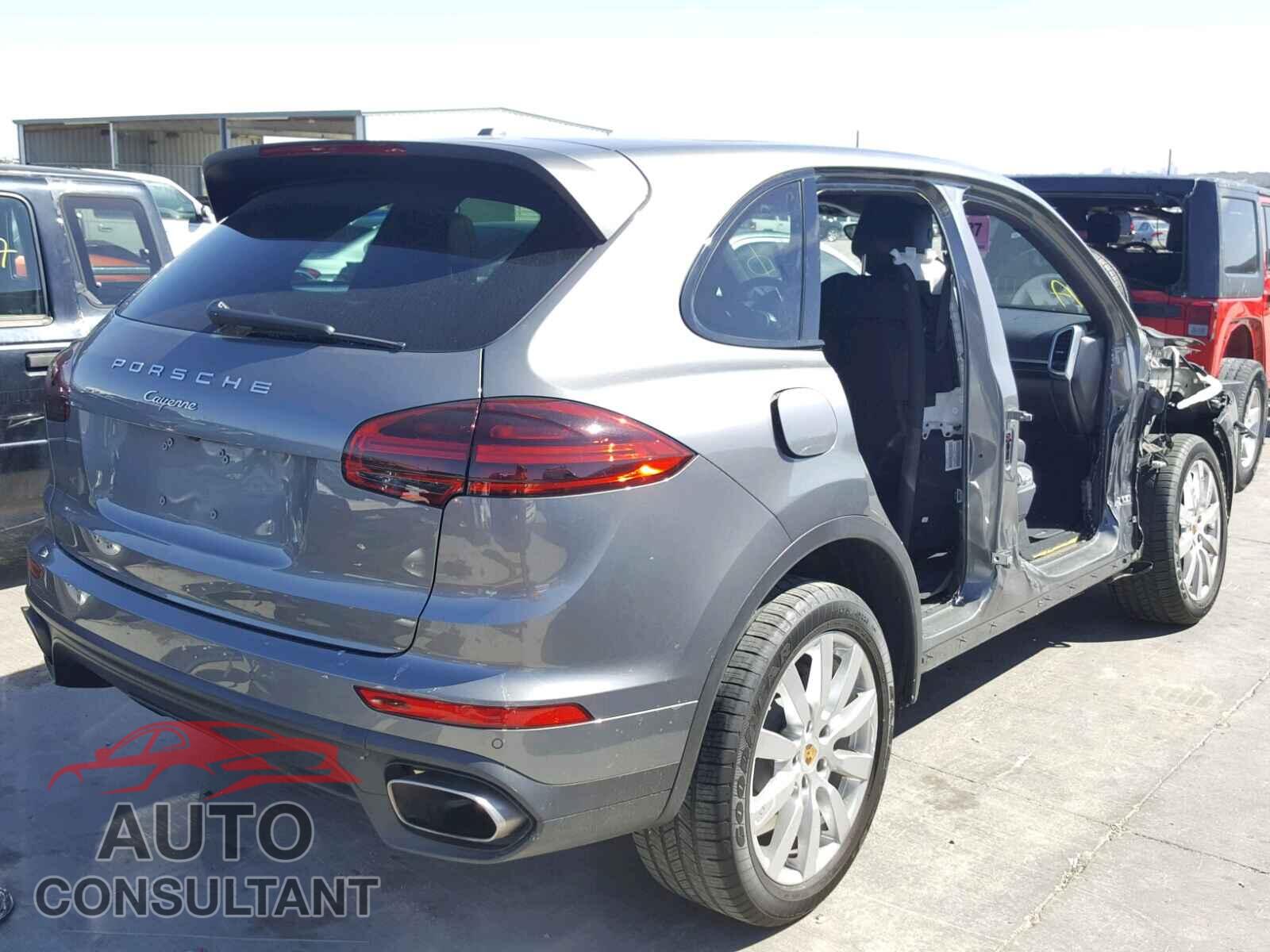 PORSCHE CAYENNE 2016 - WP1AA2A23GKA36937