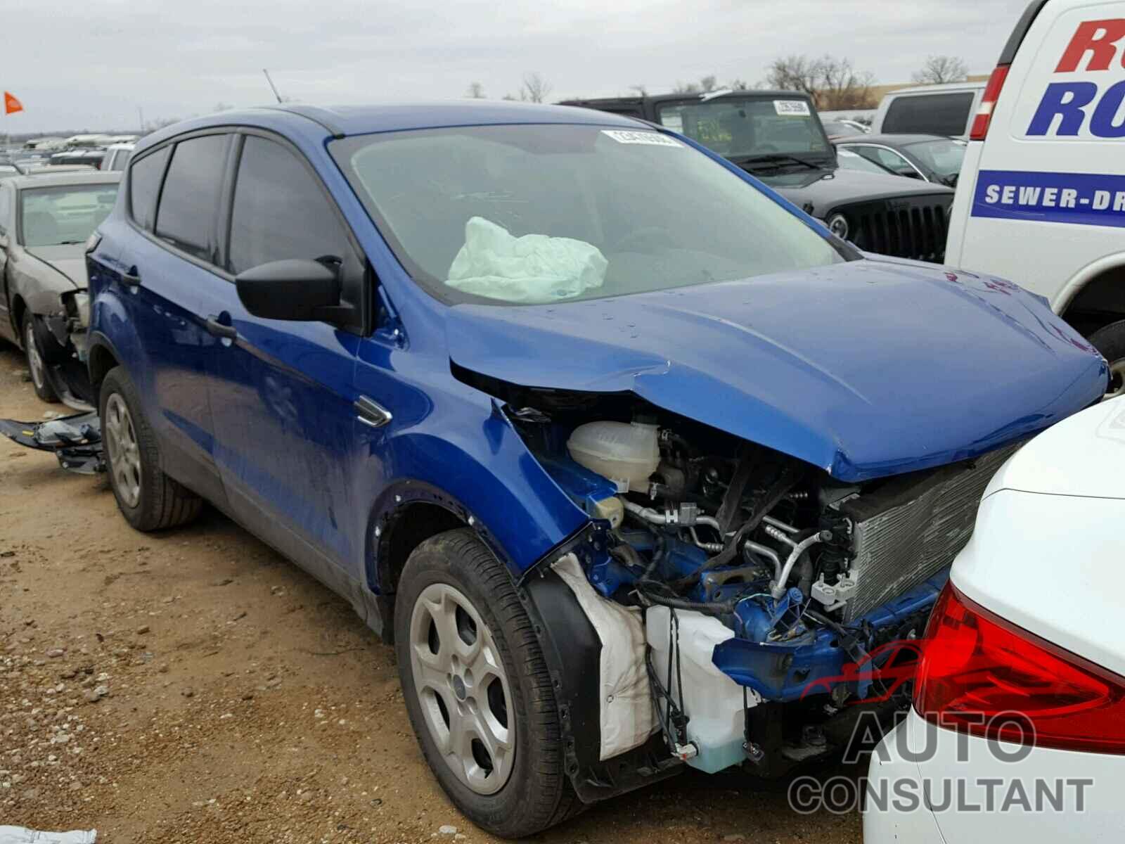 FORD ESCAPE 2017 - 1FMCU0F71HUA50203
