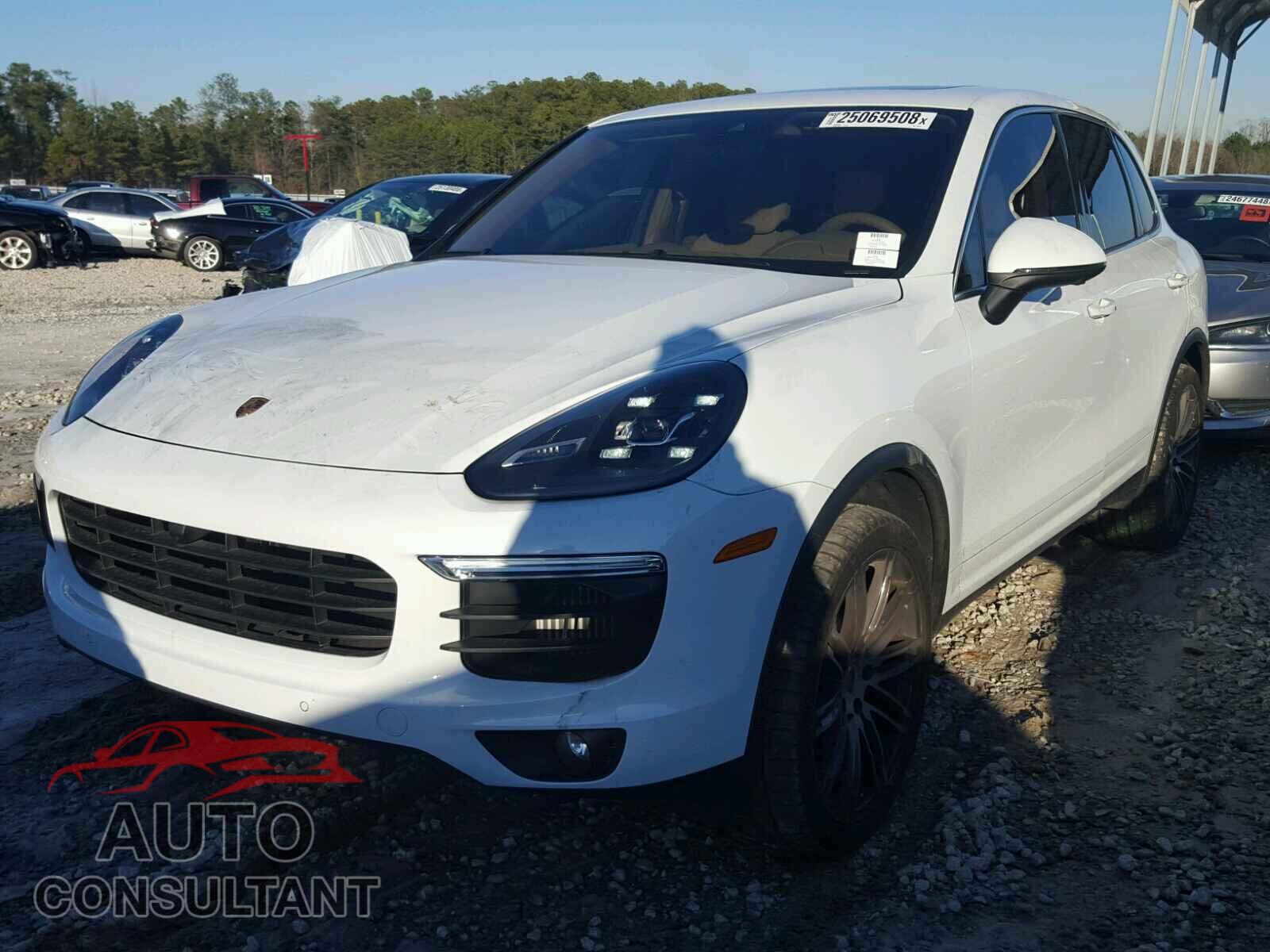 PORSCHE CAYENNE 2017 - WP1AB2A24HLA50726