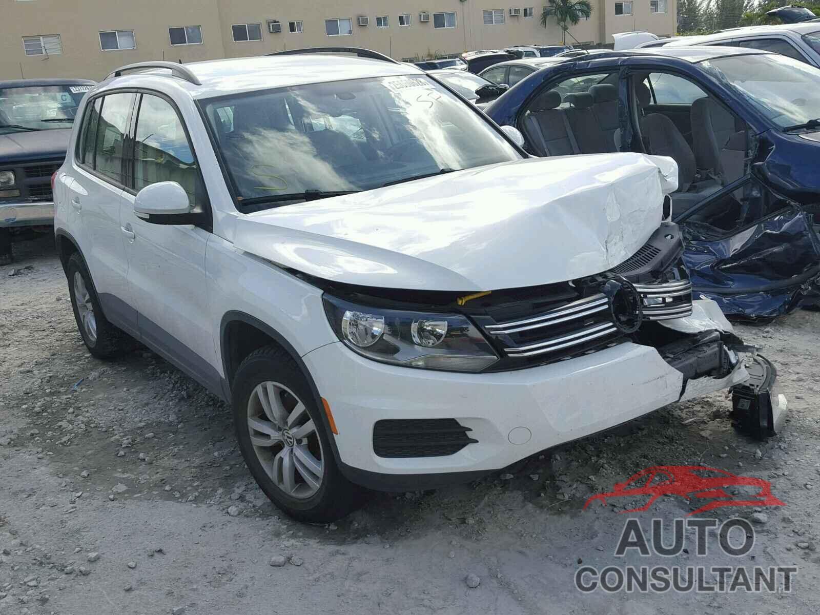 VOLKSWAGEN TIGUAN 2016 - WVGBV7AX9GW505777