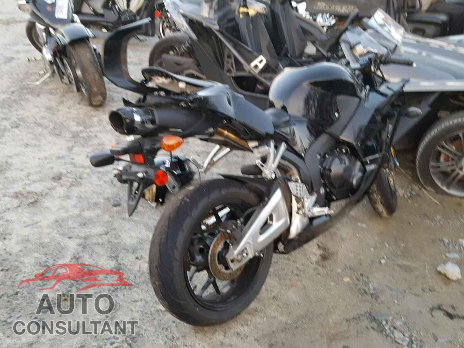HONDA CBR CYCLE 2015 - JH2PC4001FK800419