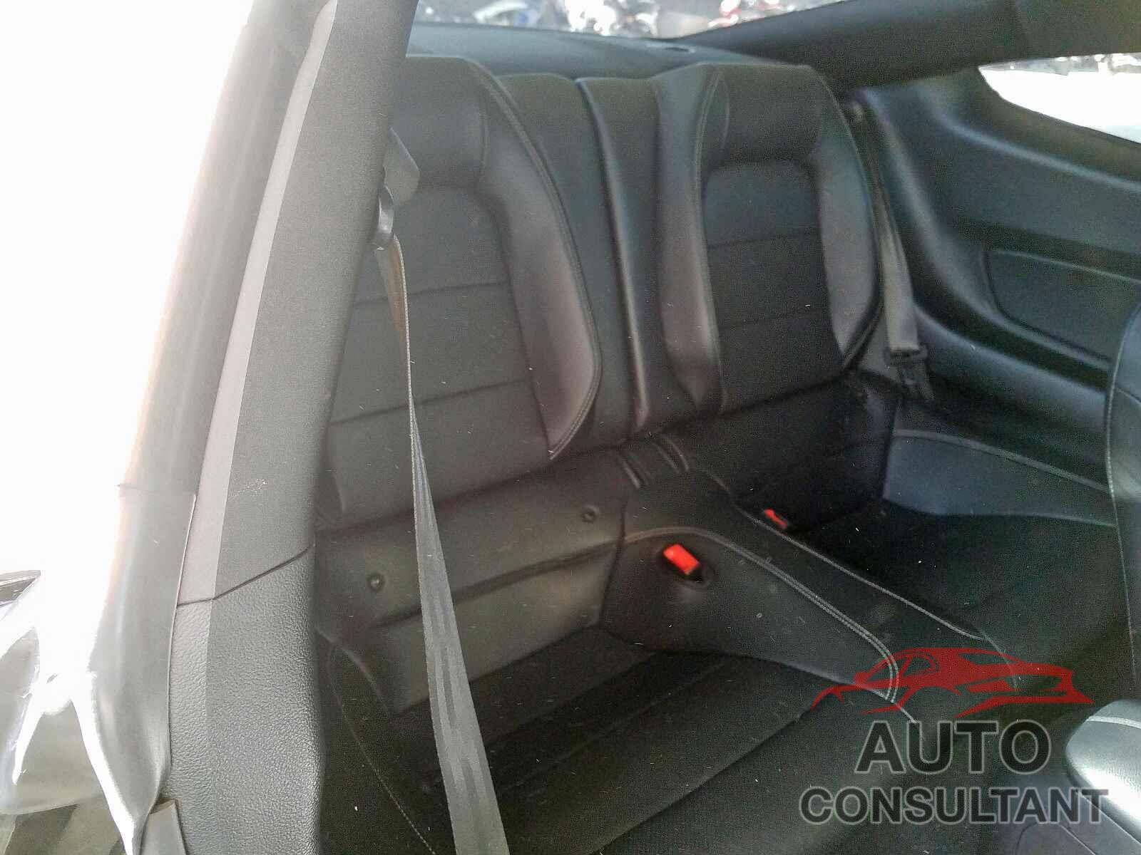 FORD MUSTANG 2019 - 1FA6P8CFXK5180622