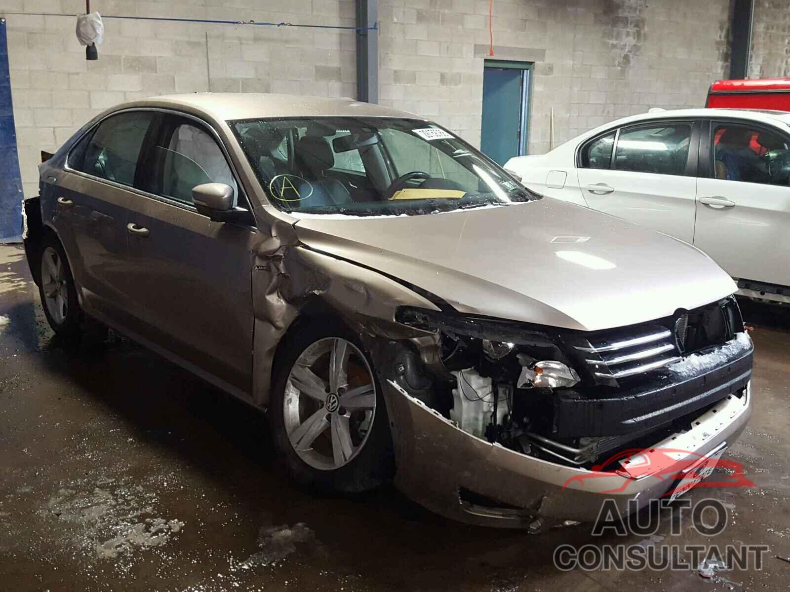 VOLKSWAGEN PASSAT 2015 - 1VWAT7A35FC109992