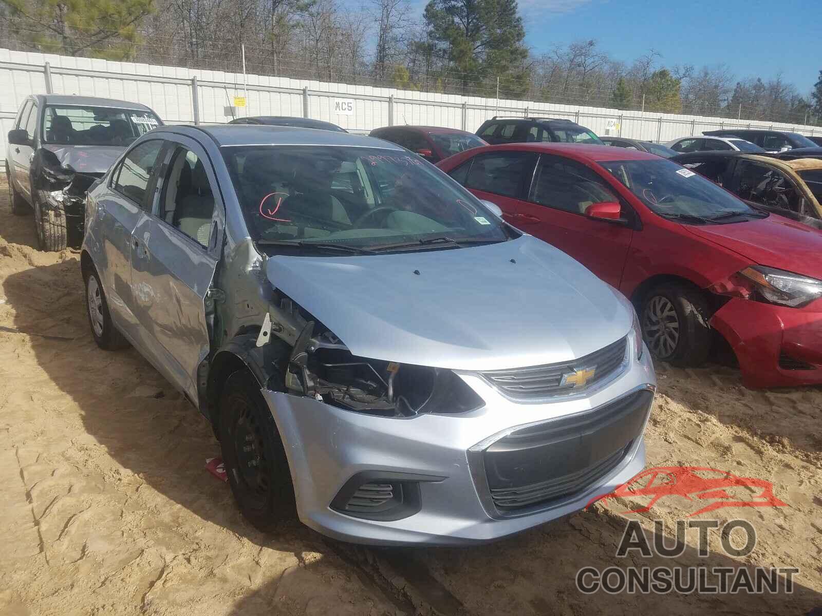 CHEVROLET SONIC 2017 - 1G1JB5SH8H4149428
