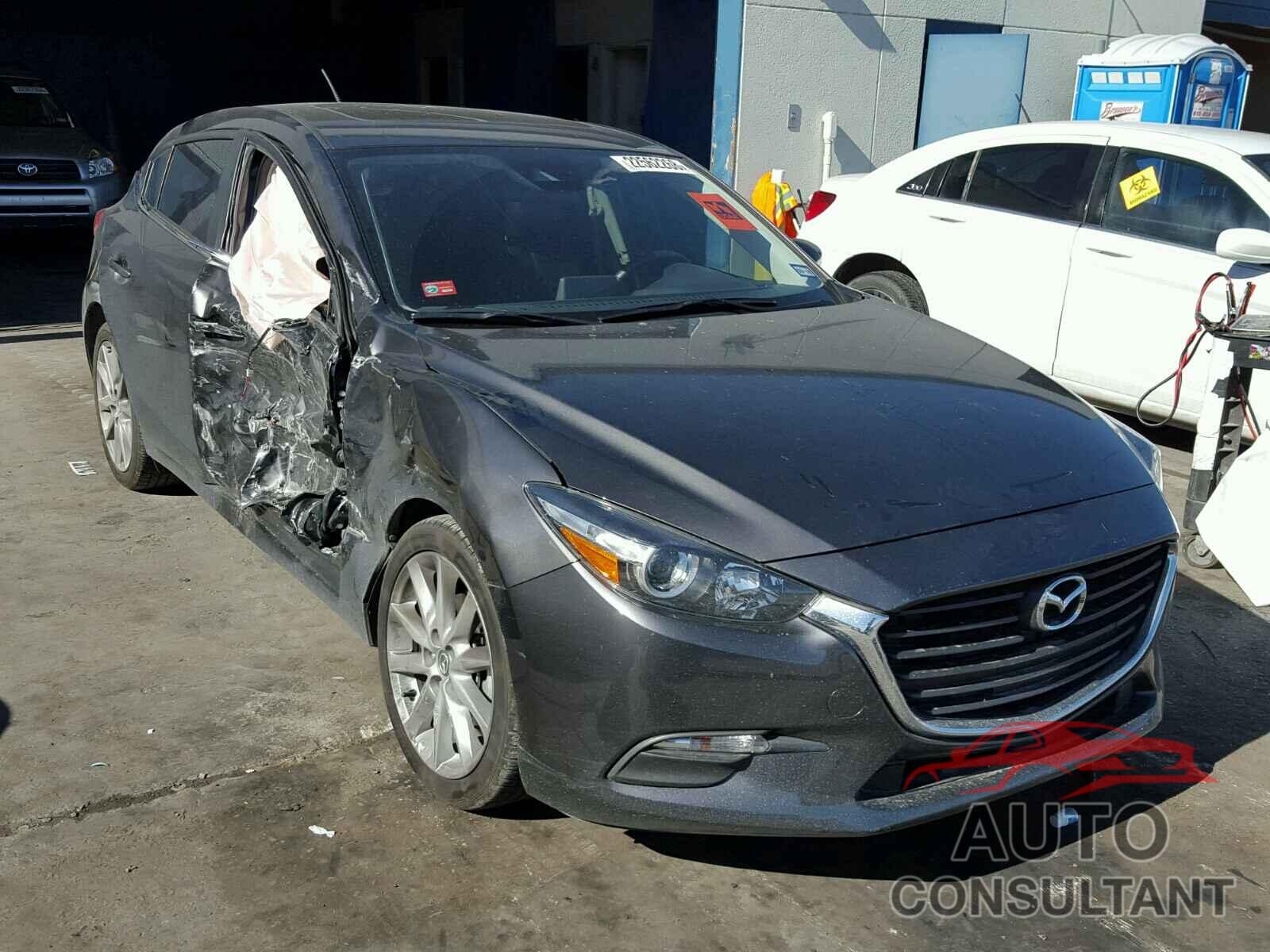 MAZDA 3 2017 - 3MZBN1L39HM156467