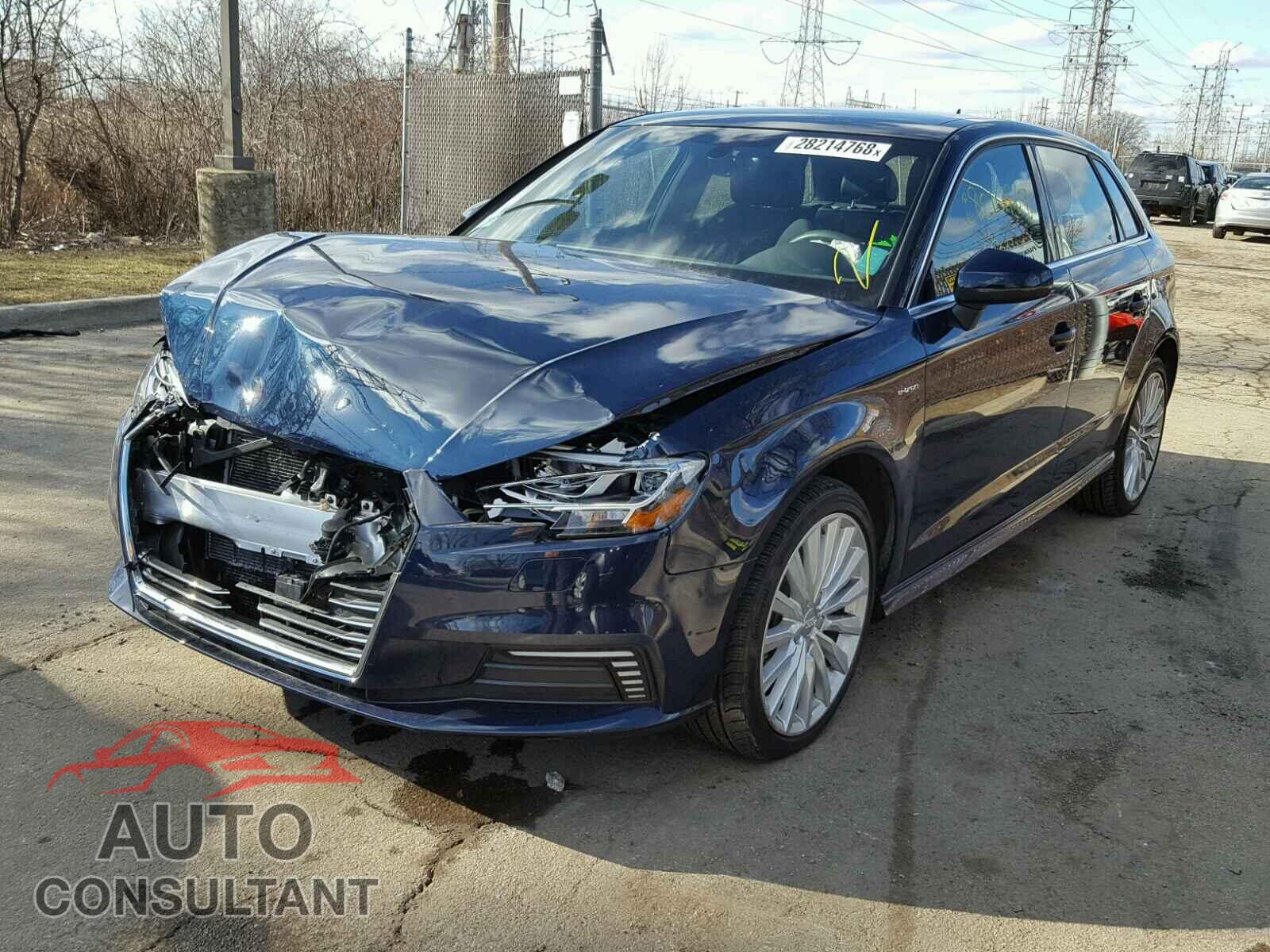 AUDI A3 2017 - WAUTPBFF4HA106521
