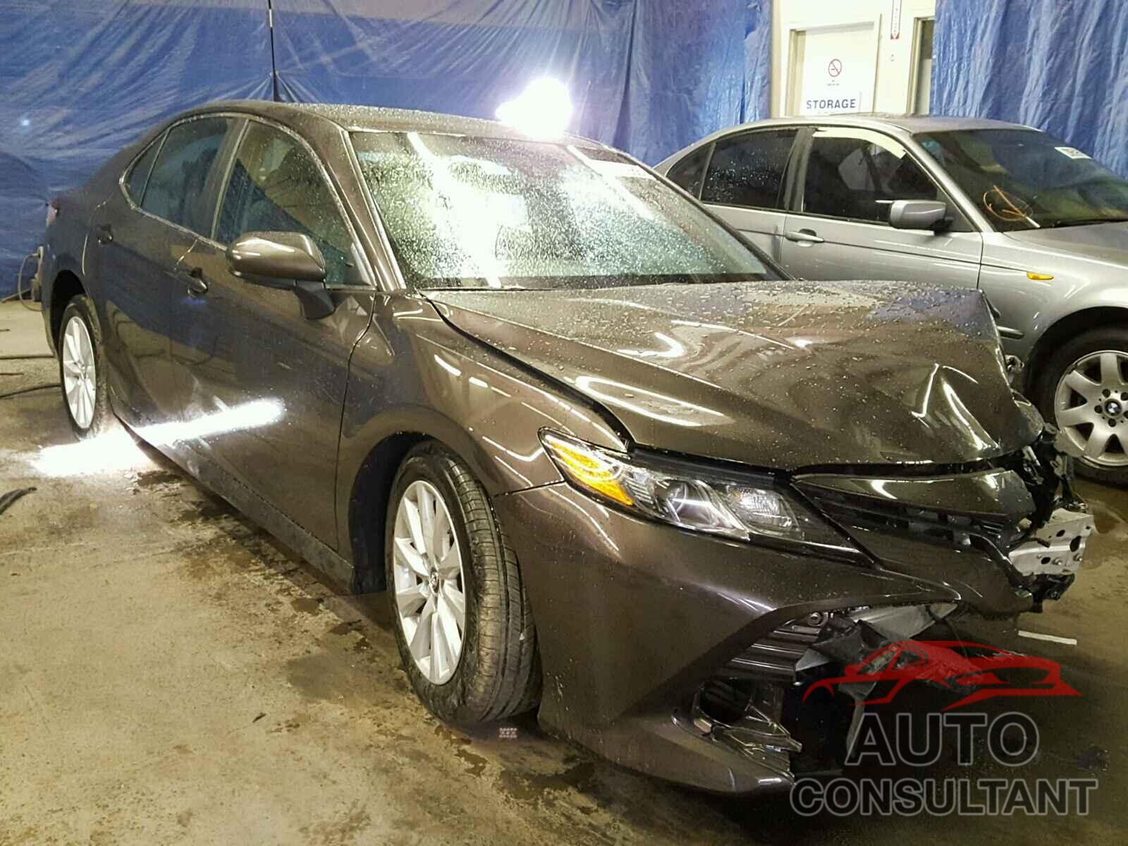 TOYOTA CAMRY 2018 - 4T1B11HK8JU583733
