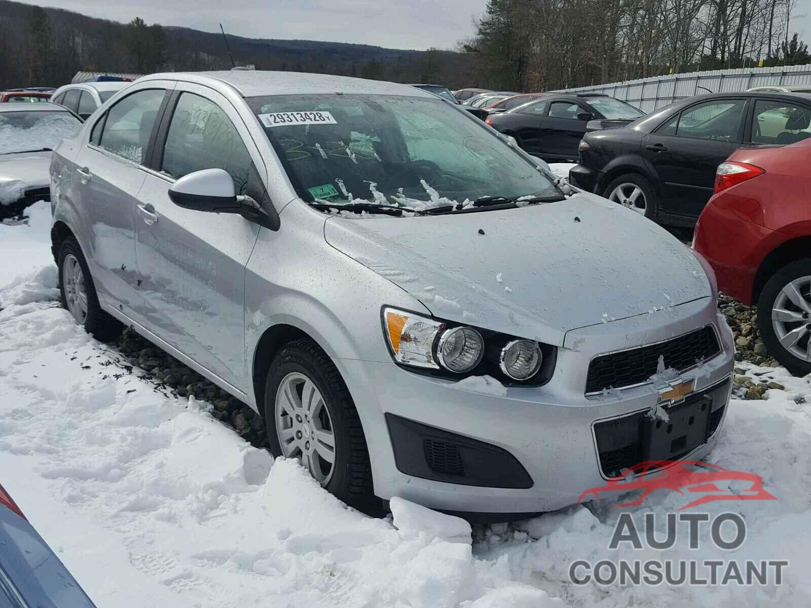 CHEVROLET SONIC 2015 - 1G1JC5SG4F4143448