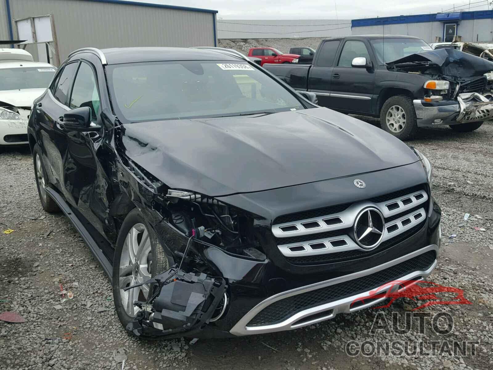 MERCEDES-BENZ GLA250 2018 - WDCTG4EB3JJ435708