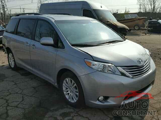 TOYOTA SIENNA 2015 - 5TDYK3DC1FS565317