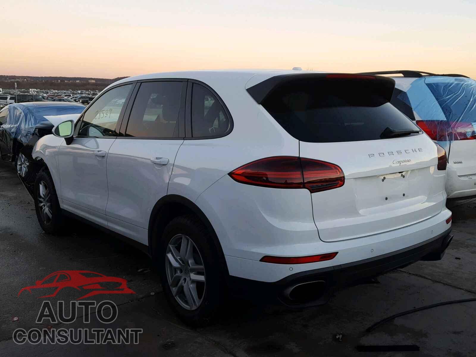 PORSCHE CAYENNE 2016 - WP1AA2A28GKA11225