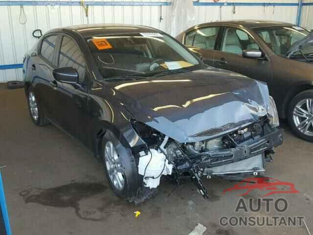 TOYOTA YARIS 2017 - 3MYDLBYV2HY156595