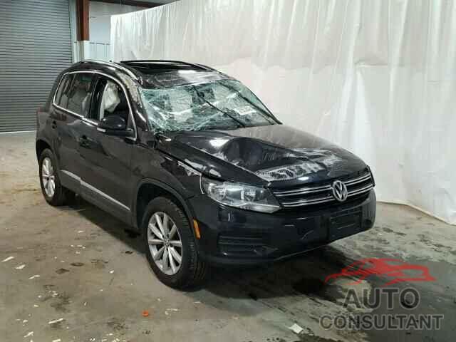 VOLKSWAGEN TIGUAN 2017 - WVGRV7AX1HW500251