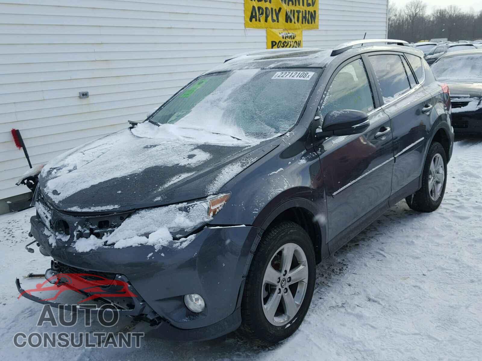 TOYOTA RAV4 2015 - JTMRFREV2FD138607