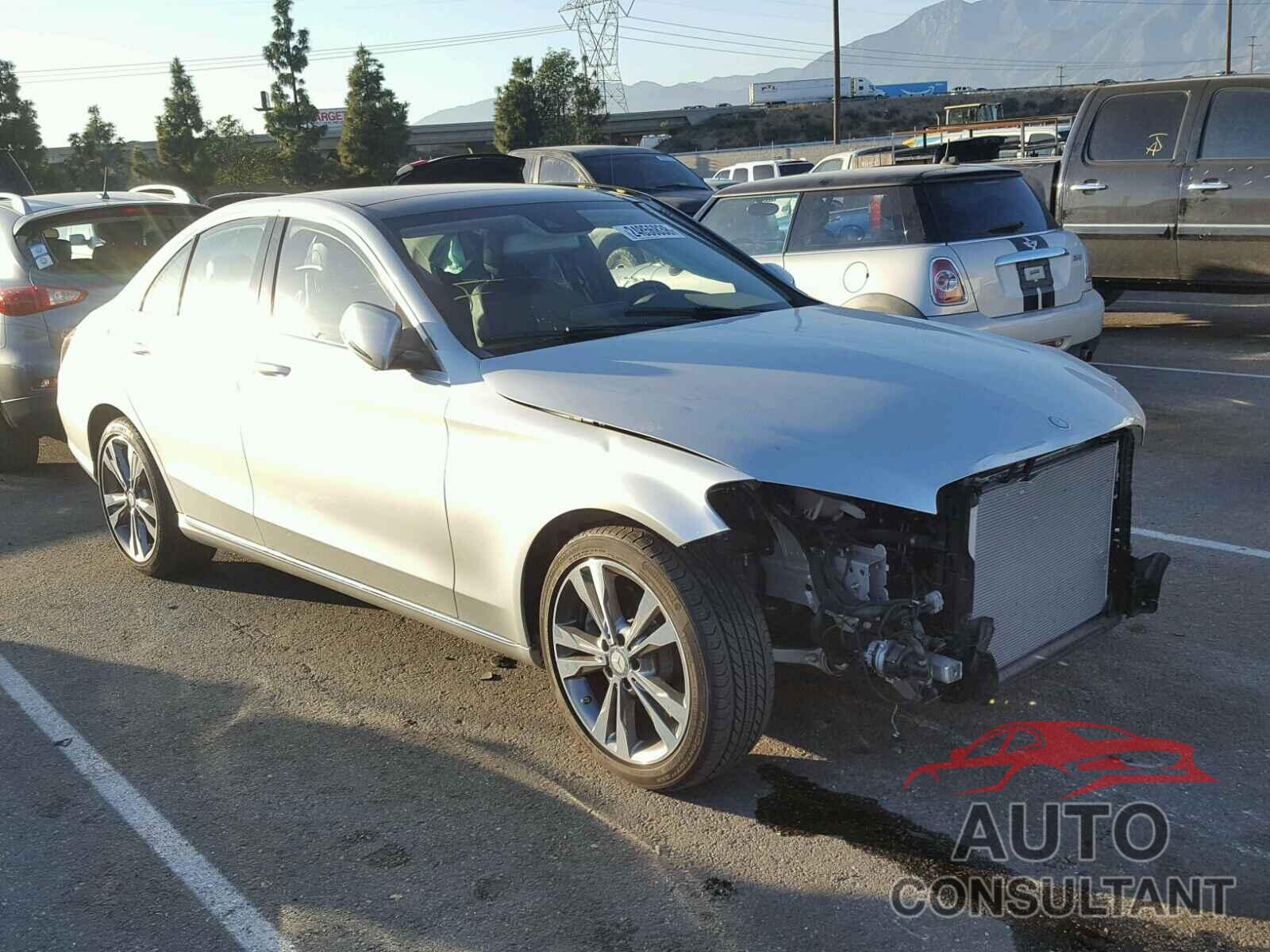 MERCEDES-BENZ C300 2016 - 55SWF4JB4GU158321