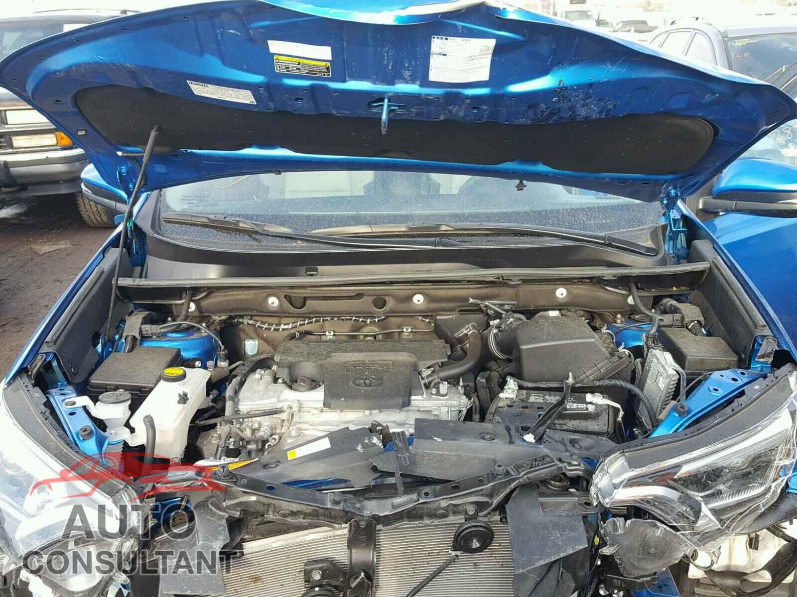 TOYOTA RAV4 2017 - 2T3DFREV5HW543389
