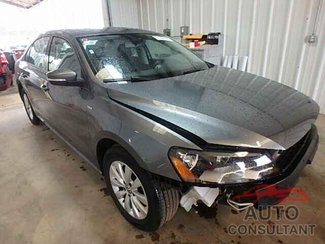 VOLKSWAGEN PASSAT 2015 - 1VWAT7A31FC005743