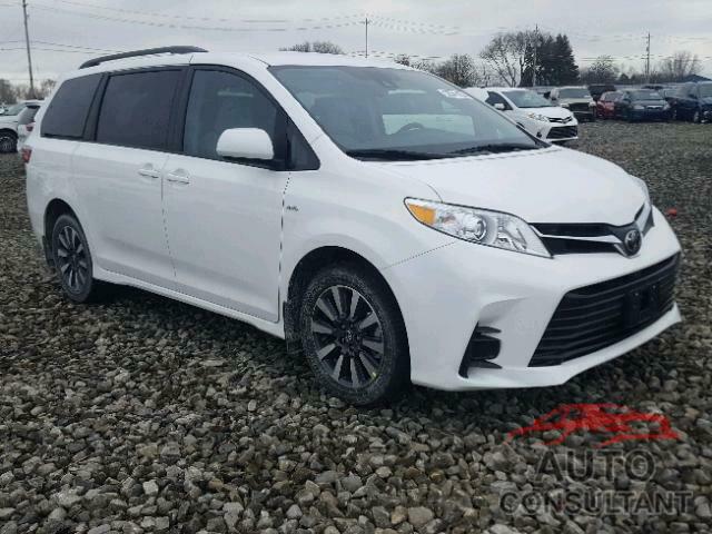 TOYOTA SIENNA 2018 - 5TDJZ3DC9JS191643