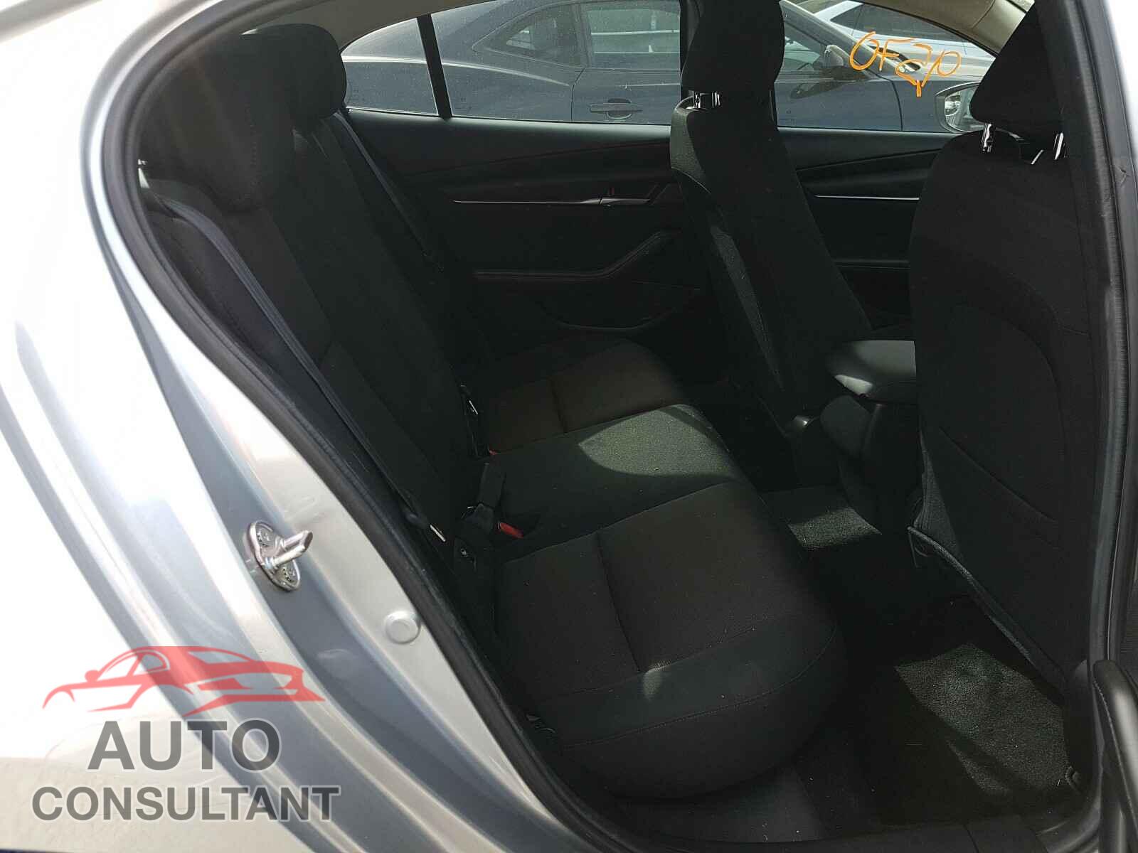 MAZDA 3 2019 - 3MZBPABL4KM111276