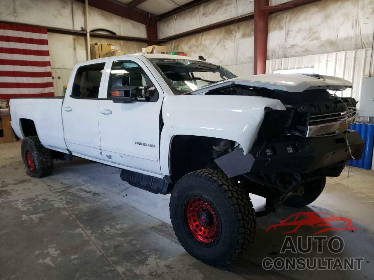 CHEVROLET SILVERADO 2018 - 1GC4KZEY6JF172613