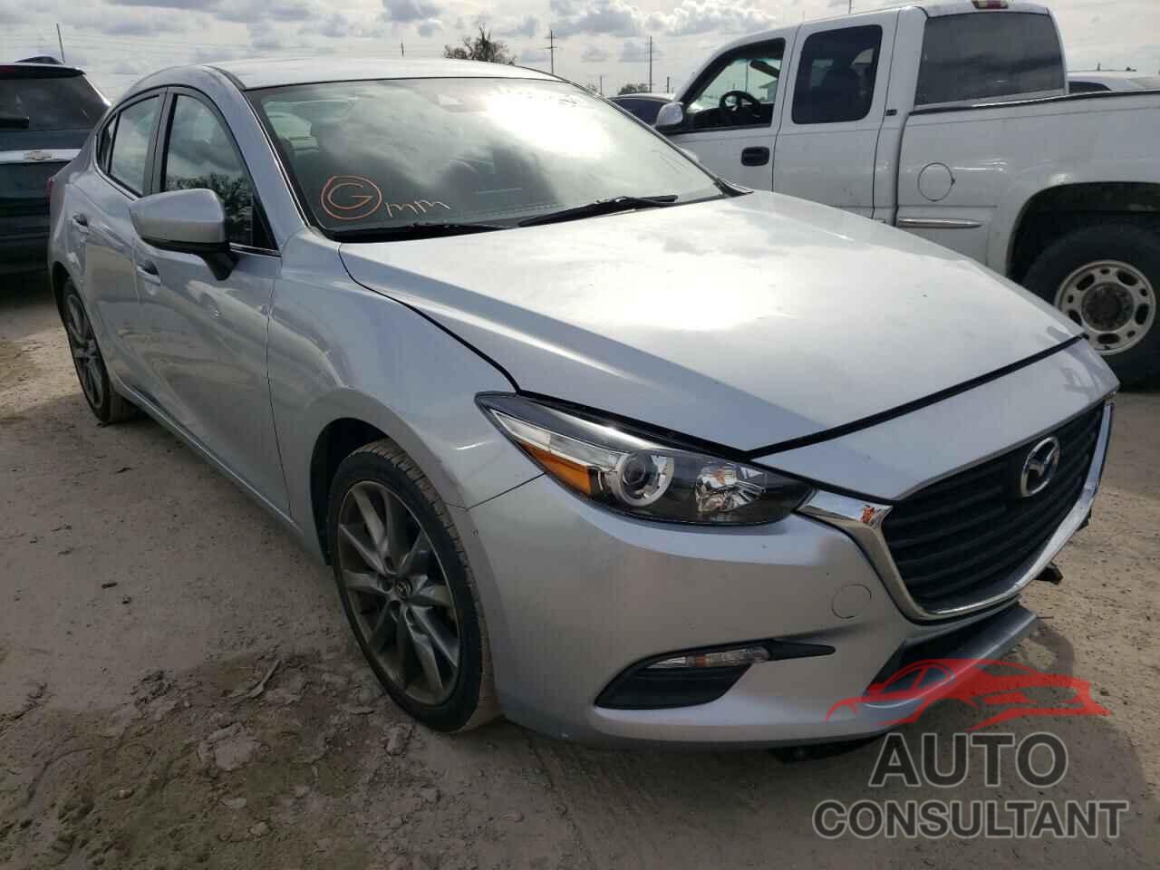 MAZDA 3 2018 - 3MZBN1V31JM181043