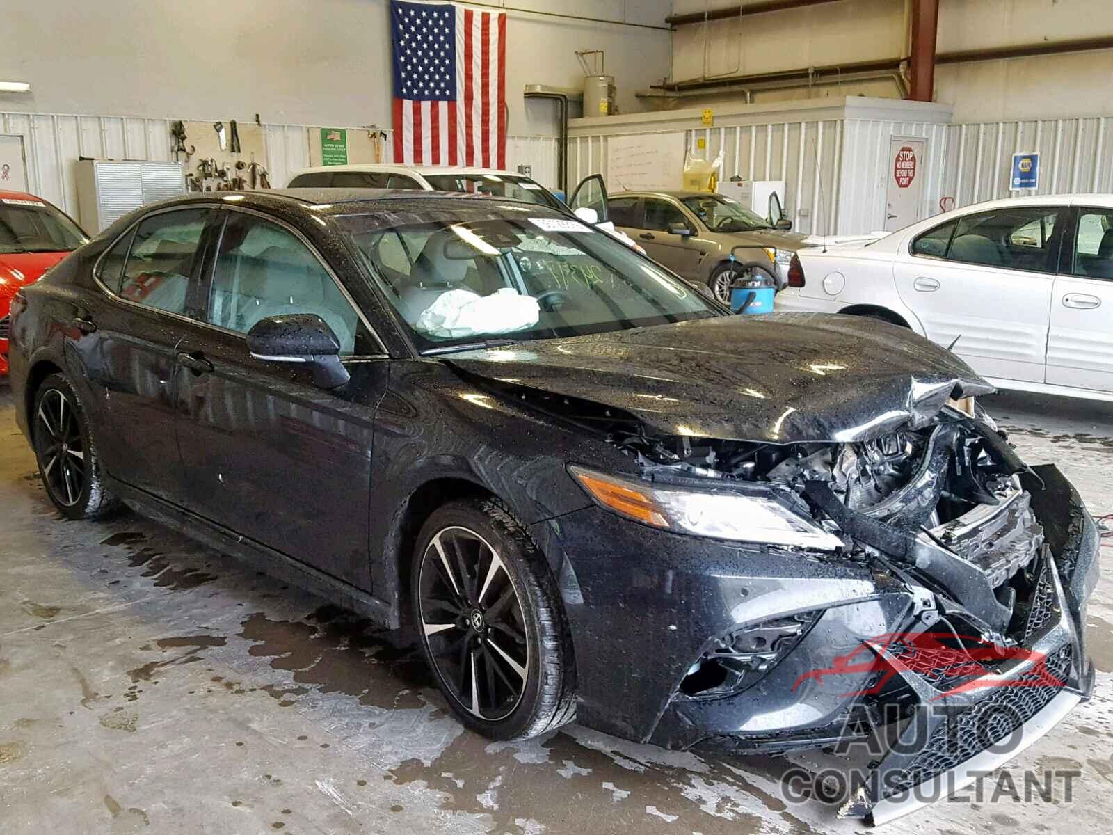 TOYOTA CAMRY 2018 - 4T1B61HK7JU025499