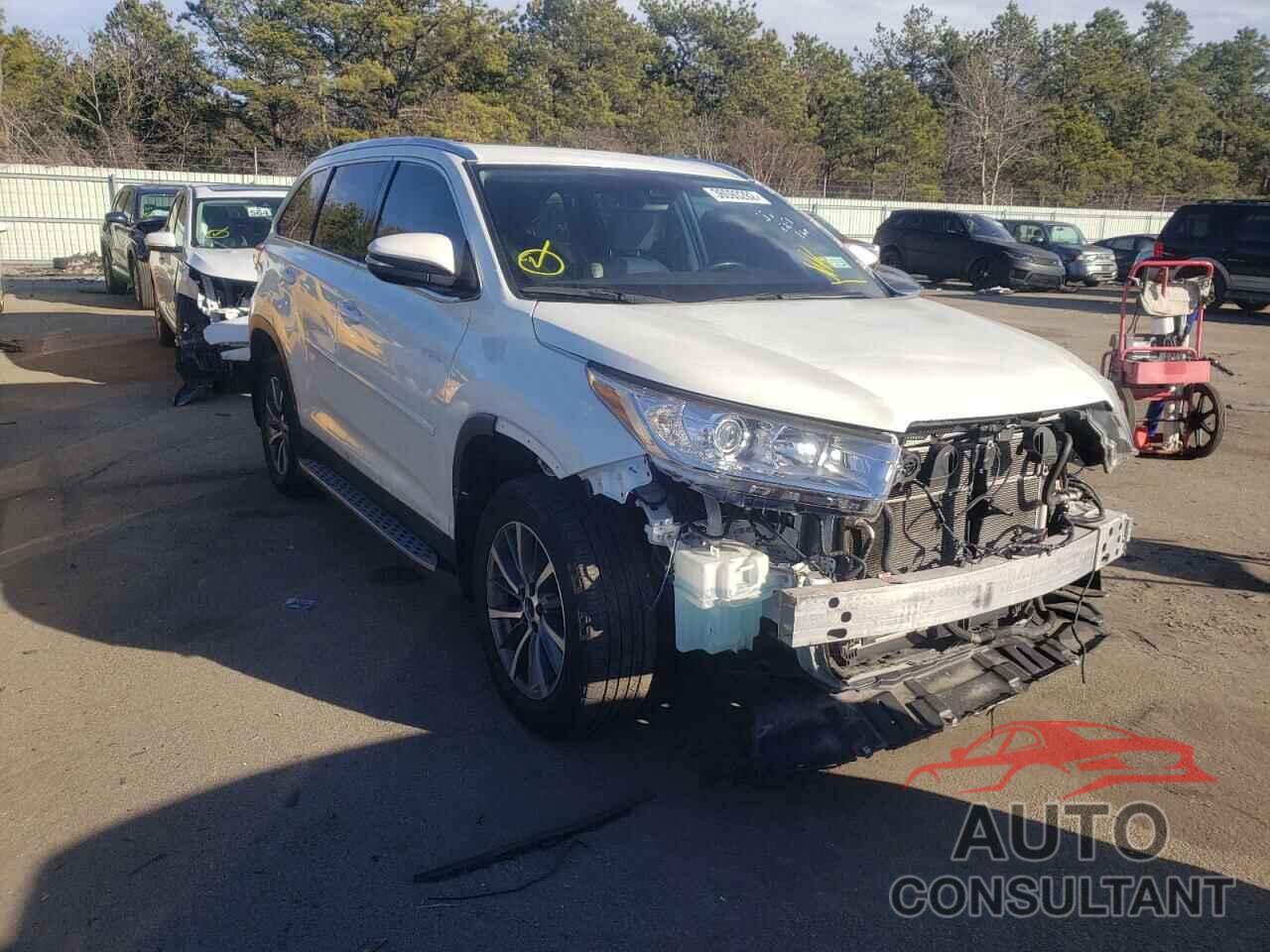 TOYOTA HIGHLANDER 2019 - 5TDJGRFH1KS057213
